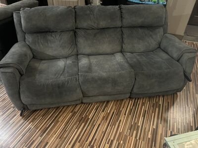 Reclining sofa