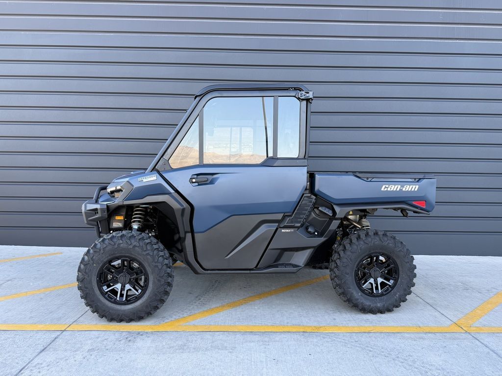 2026 Can-Am® Defender Limited HD11