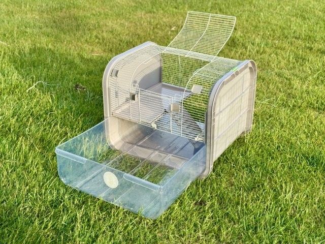 Small Pet Habitat with Pull-Out Tray