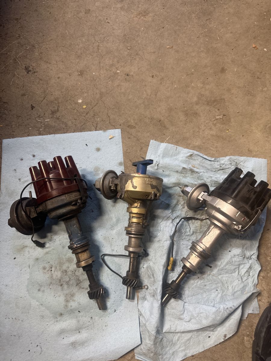 Ford Autolite 289-302 Engine Distributors with Vacuum Advance, points and Condenser per each