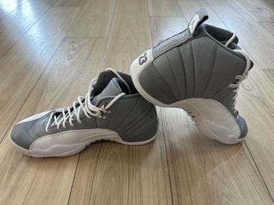 Nike Air Jordan 12 Retro Basketball Shoes Gray White. Size 13