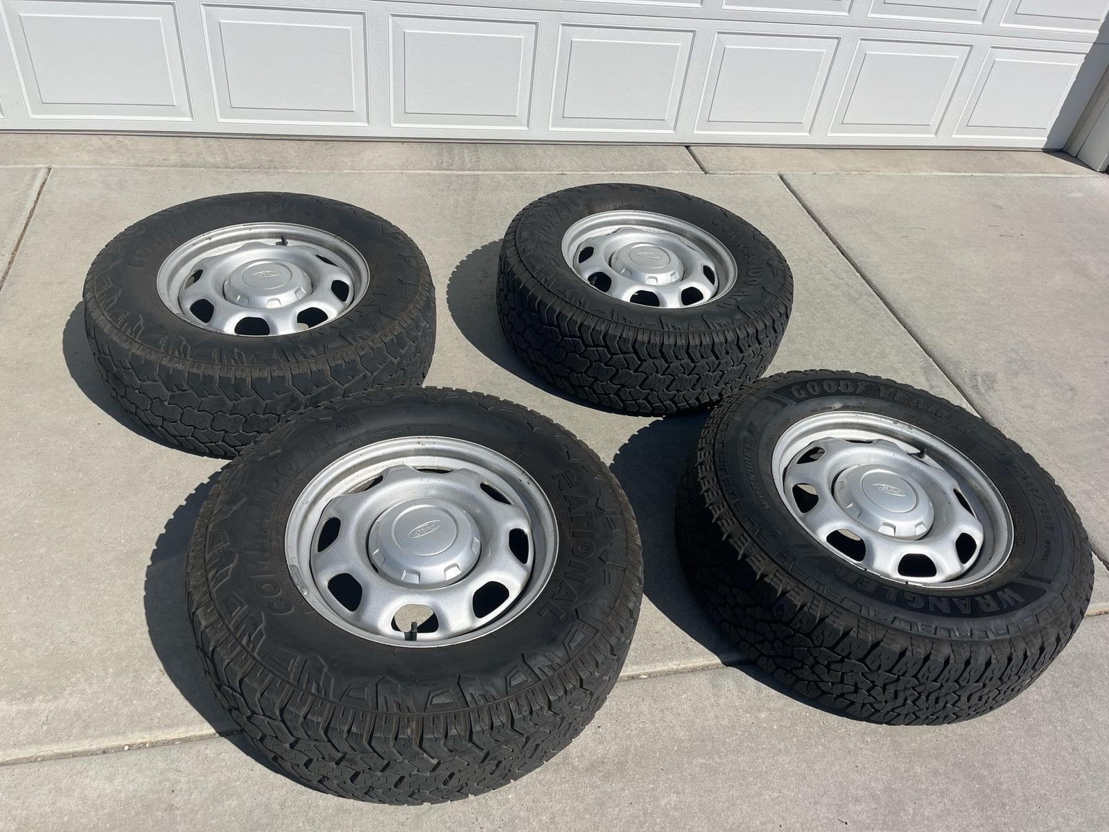 Set of 4 Ford Steel Wheels 265/70R17 tires