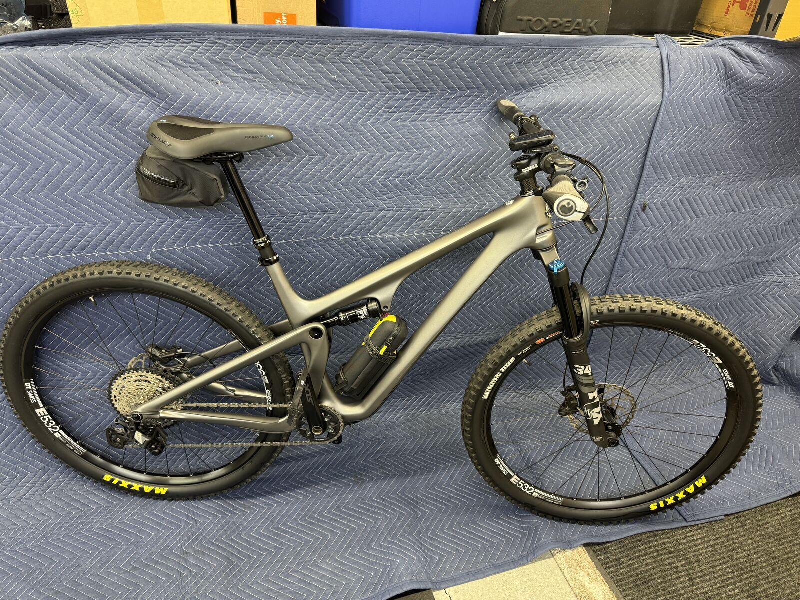 Yeti SB115, 2022, C1 CARBON SERIES, LARGE FRAME, COLOR-ANTHRICITE Mountain Bike