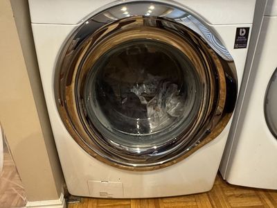 Samsung Front Load Washer - White, Digital Inverter, Steam, VRT - Excellent Condition
