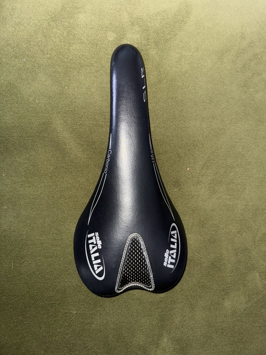 Selle Italian carbon saddle