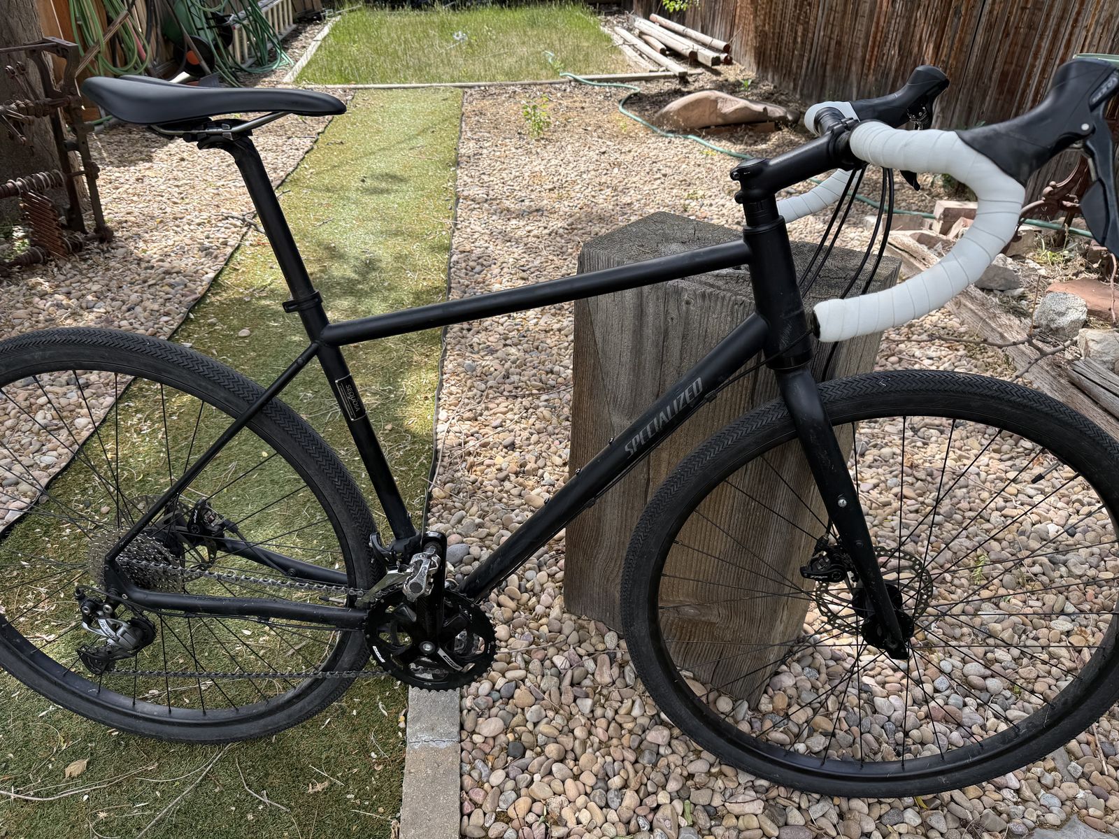 2017 Specialized Sequoia size 56cm