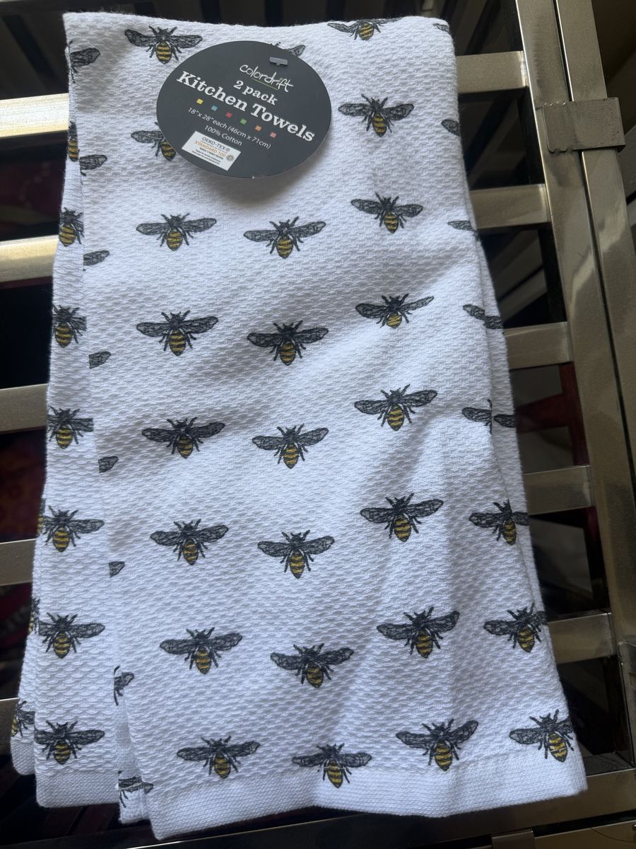 Brand new bee kitchen towels