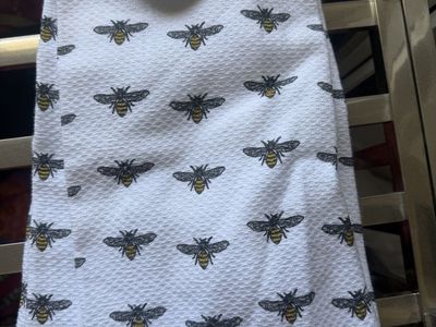 Brand new bee kitchen towels