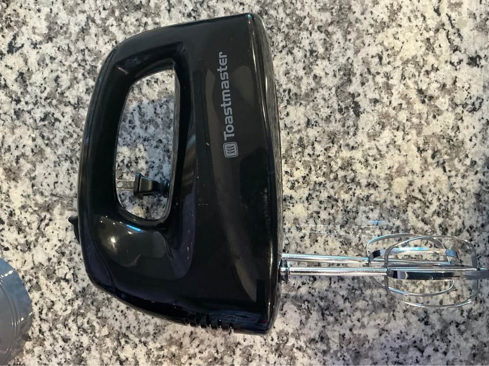 Toastmaster 5-Speed Hand Mixer – Black