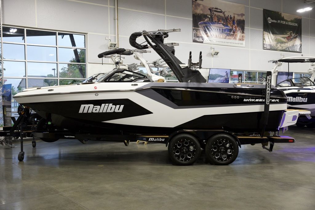 2025 Malibu Boats 22 MXZ