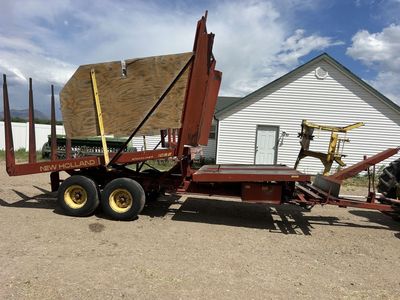 New Holland 1032 Bale Wagon