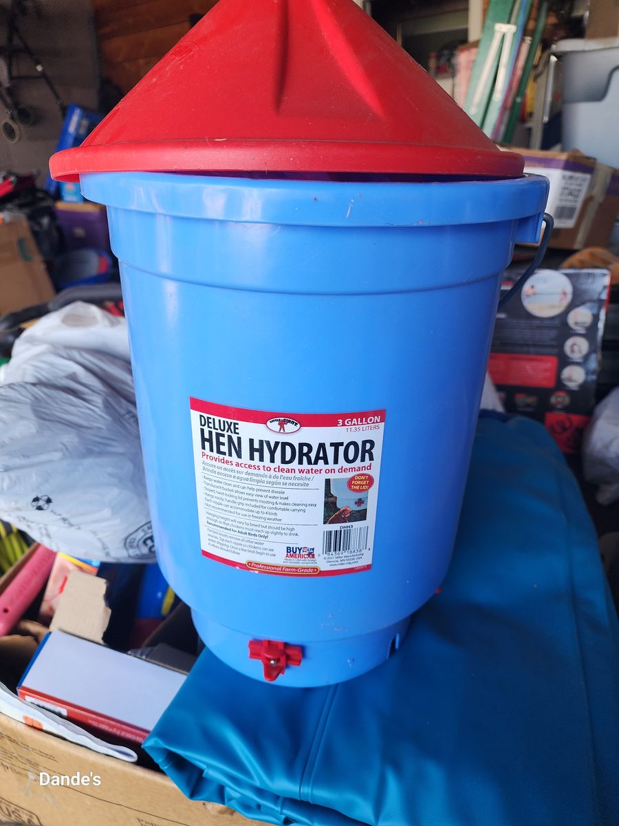 Deluxe Hen Hydrator