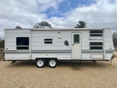 2005 27BH Bunkhouse Travel Trailer – Sleeps 8+