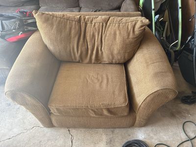Big ol brown chair