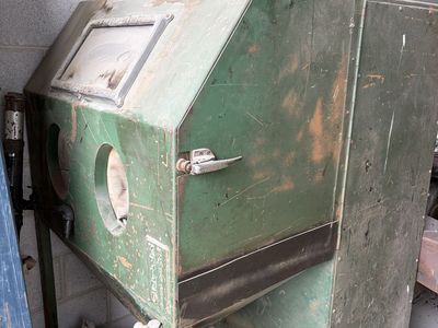 Kelco Abrasive Sand Blast Cabinet