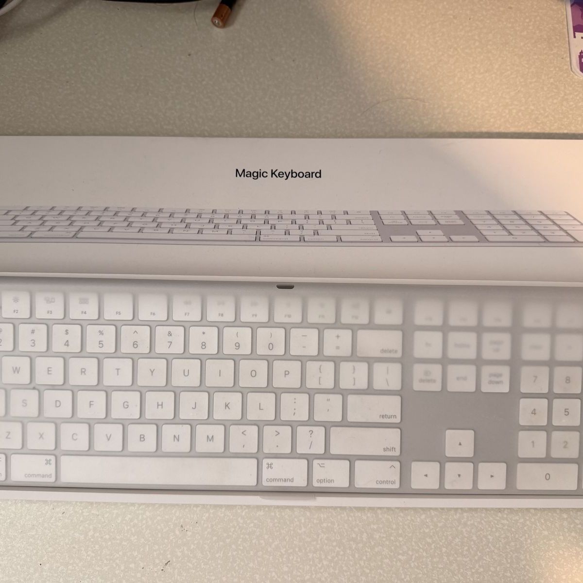 Apple Magic Keyboard with Numeric Keypad - Silver - Used