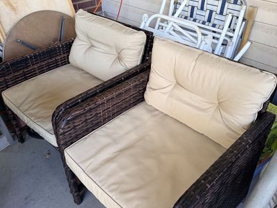 Set of 2 Rattan Wicker Patio Chairs with Beige Cushions - Outdoor Furniture