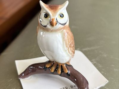 Hagen-Renaker Miniature Ceramic Figurine Horned Owl on Stump Item 03369