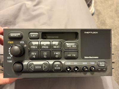 OEM 1998 Chevy Silverado / GMC Sierra Delco AM/FM Cassette Stereo