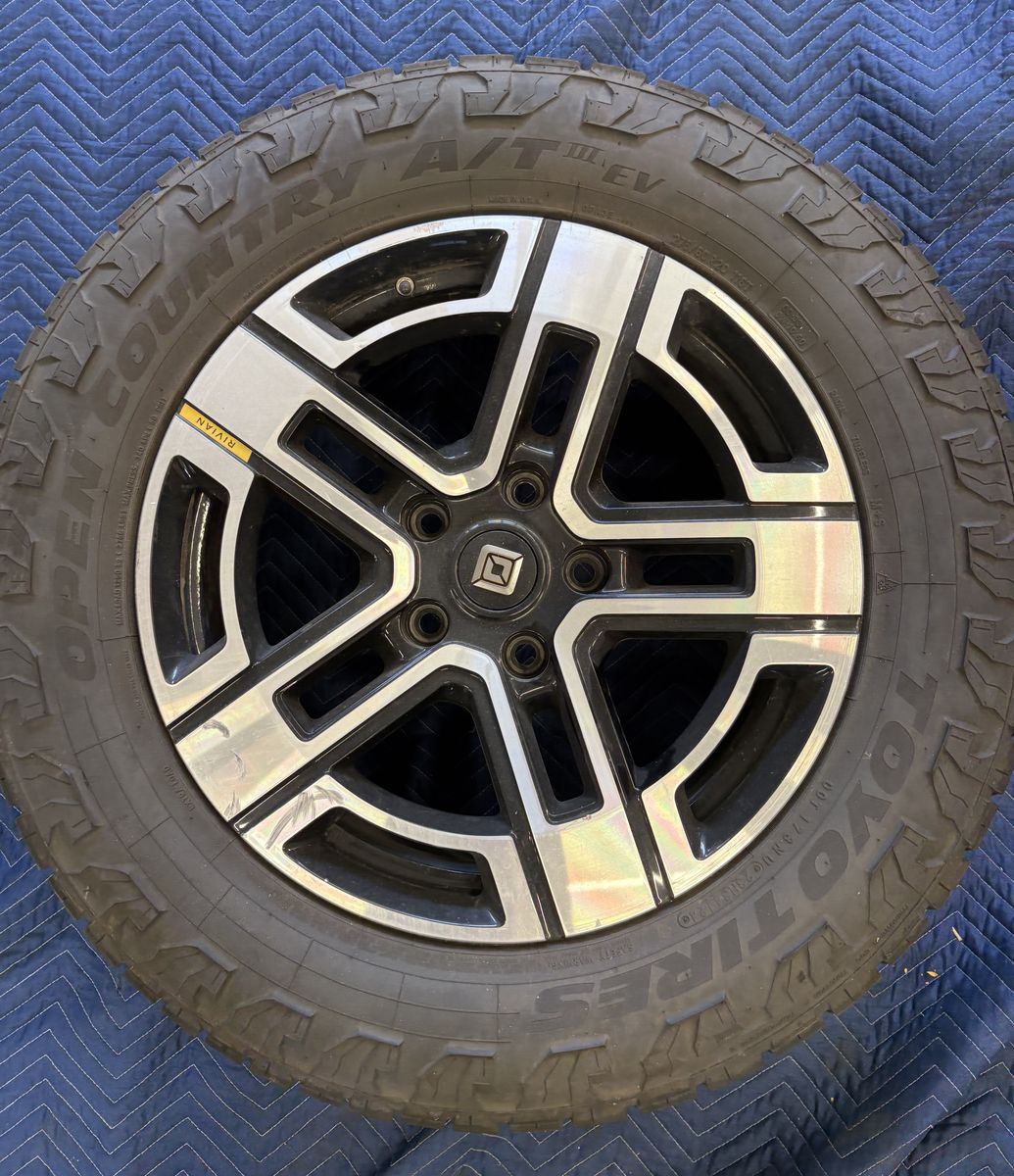 Rivian 20 inch wheels from R1T