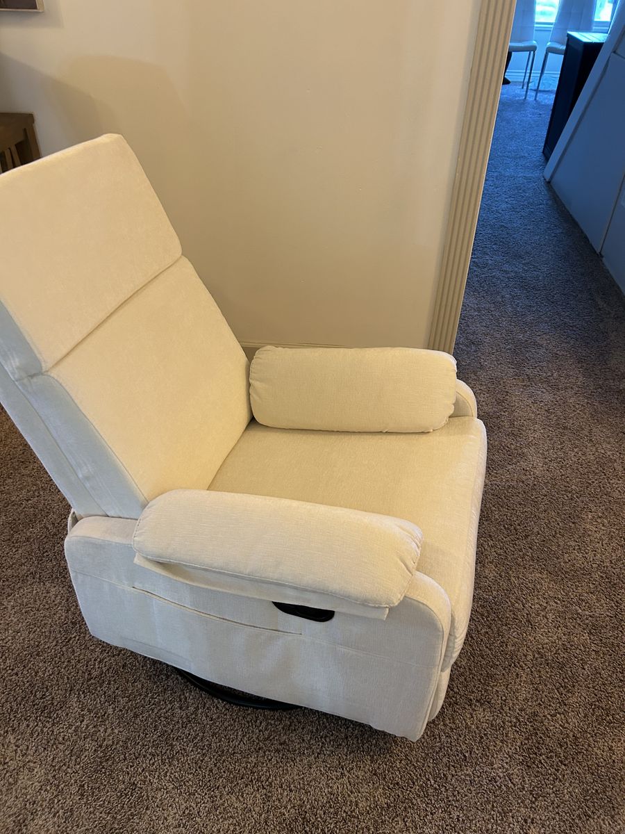 Korser Beige Recliner Chair