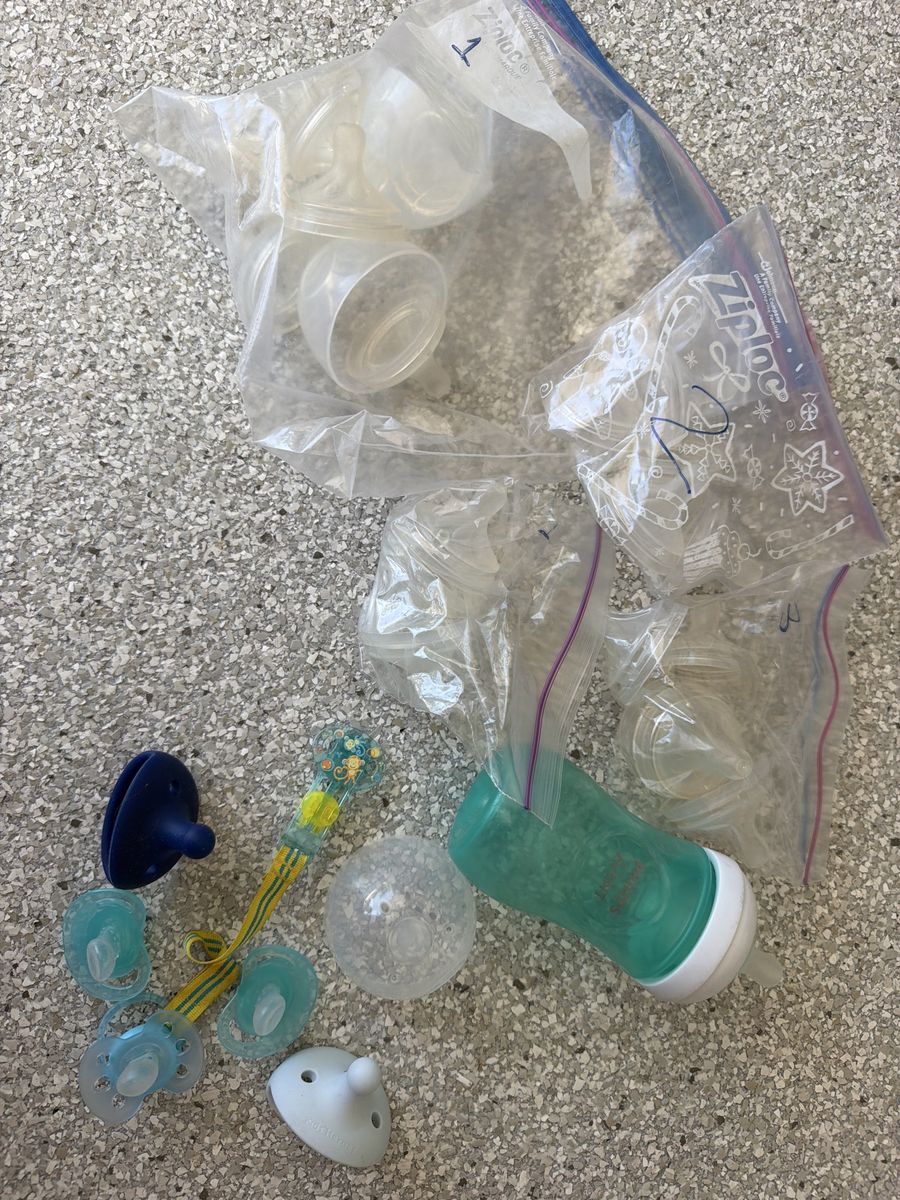 Philips Avent Baby Bottle, Nipples, and Pacifiers Good Condition