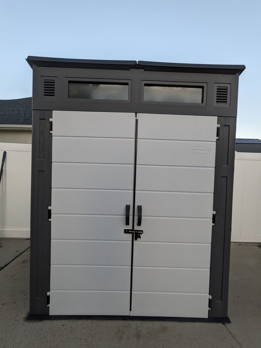 Suncast 6x5 ft modern shed