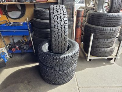 SET OF PATHFINDER LT265/70R17