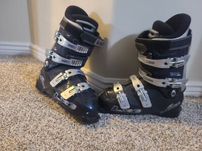 ski boots 25-25.5 M7-7.5, W8-8.5