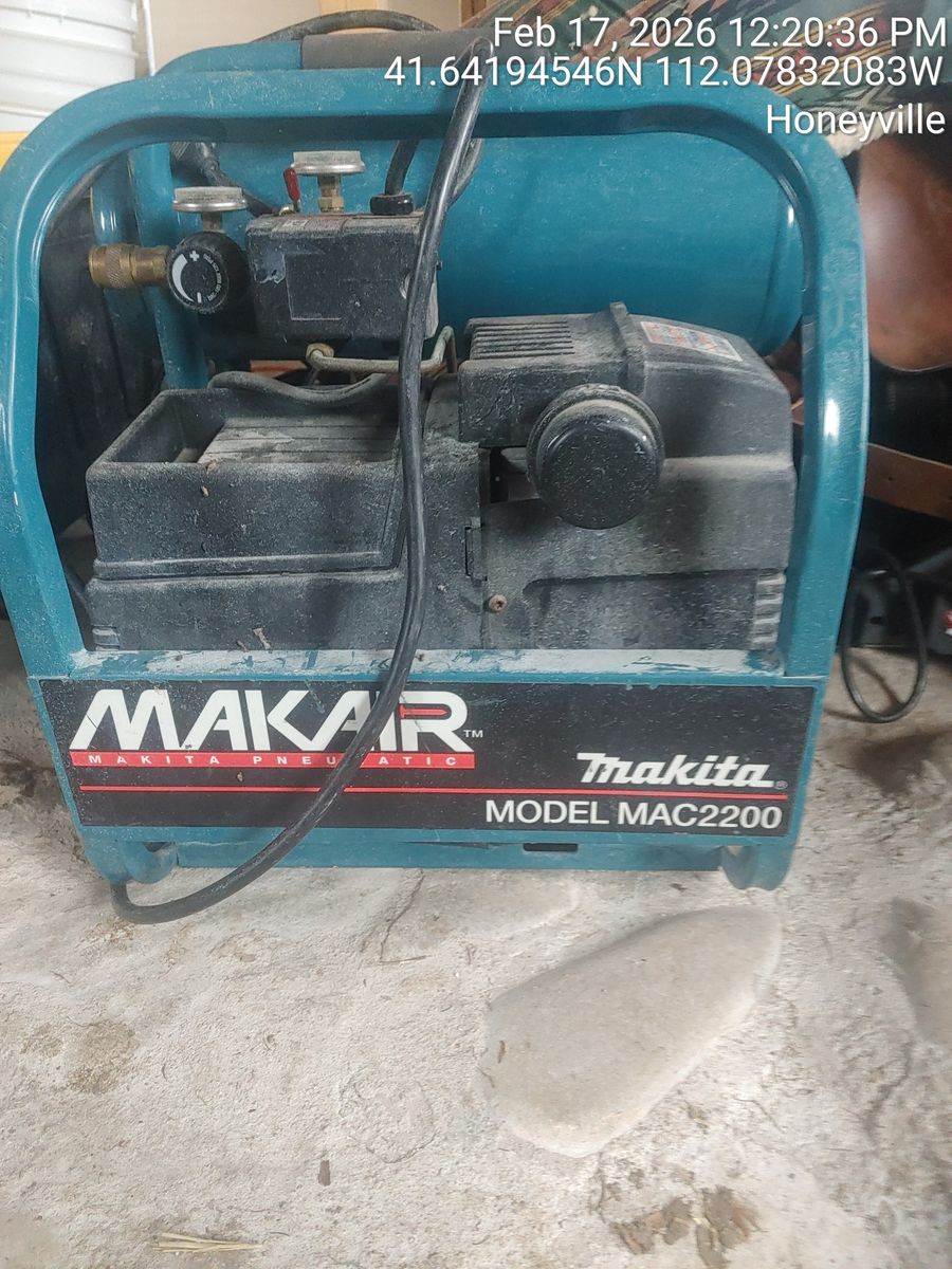 Makita MAC2200 air compressor 