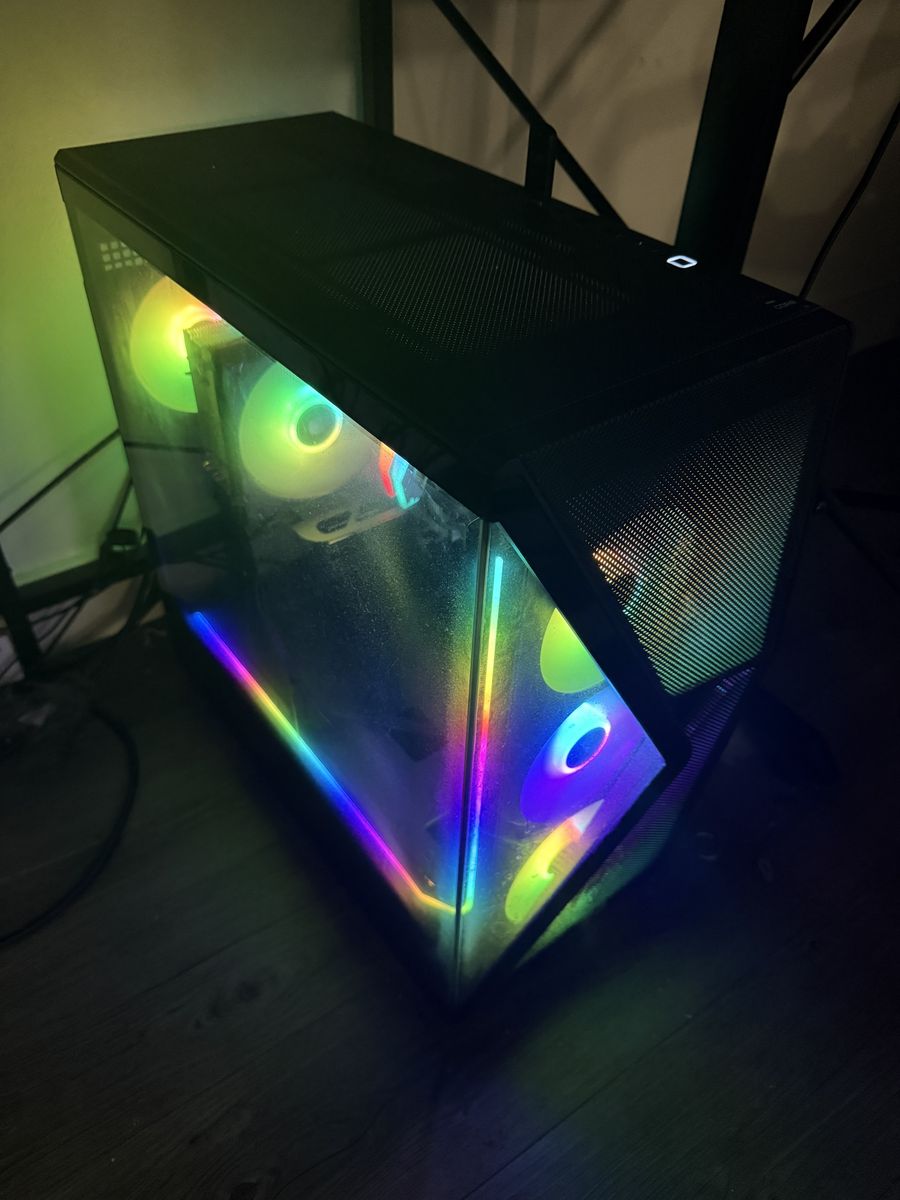 Gaming PC setup + 4K monitor