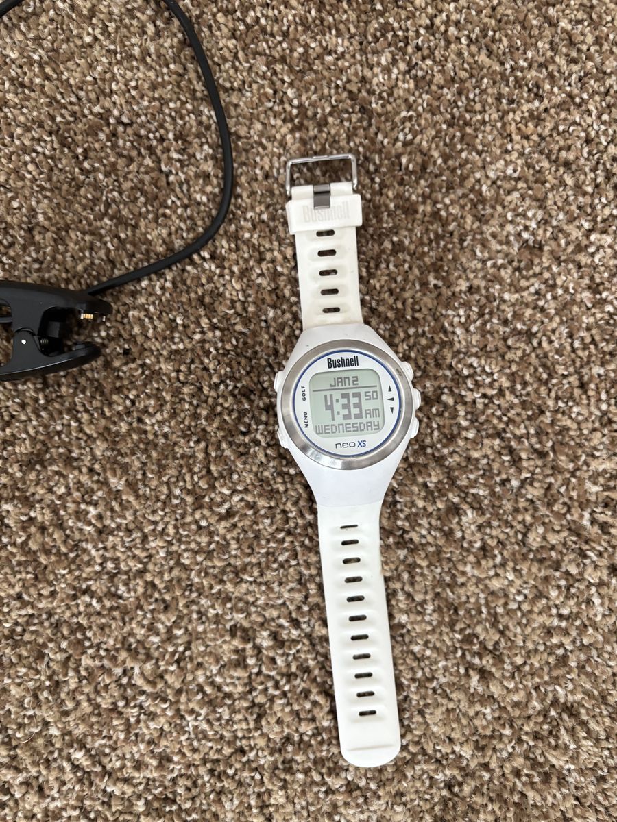 Bushnell Neo XS GPS Golf Watch - White, Includes Charger, Excellent Condition