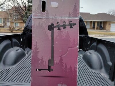 NEW Yakima 3 bike rack