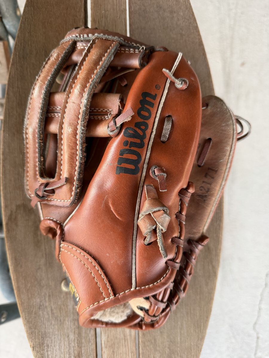 Wilson Youth Model A2171 Baseball Glove