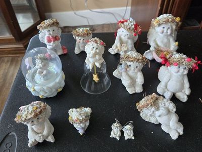 Lot of Dreamsicle Figures