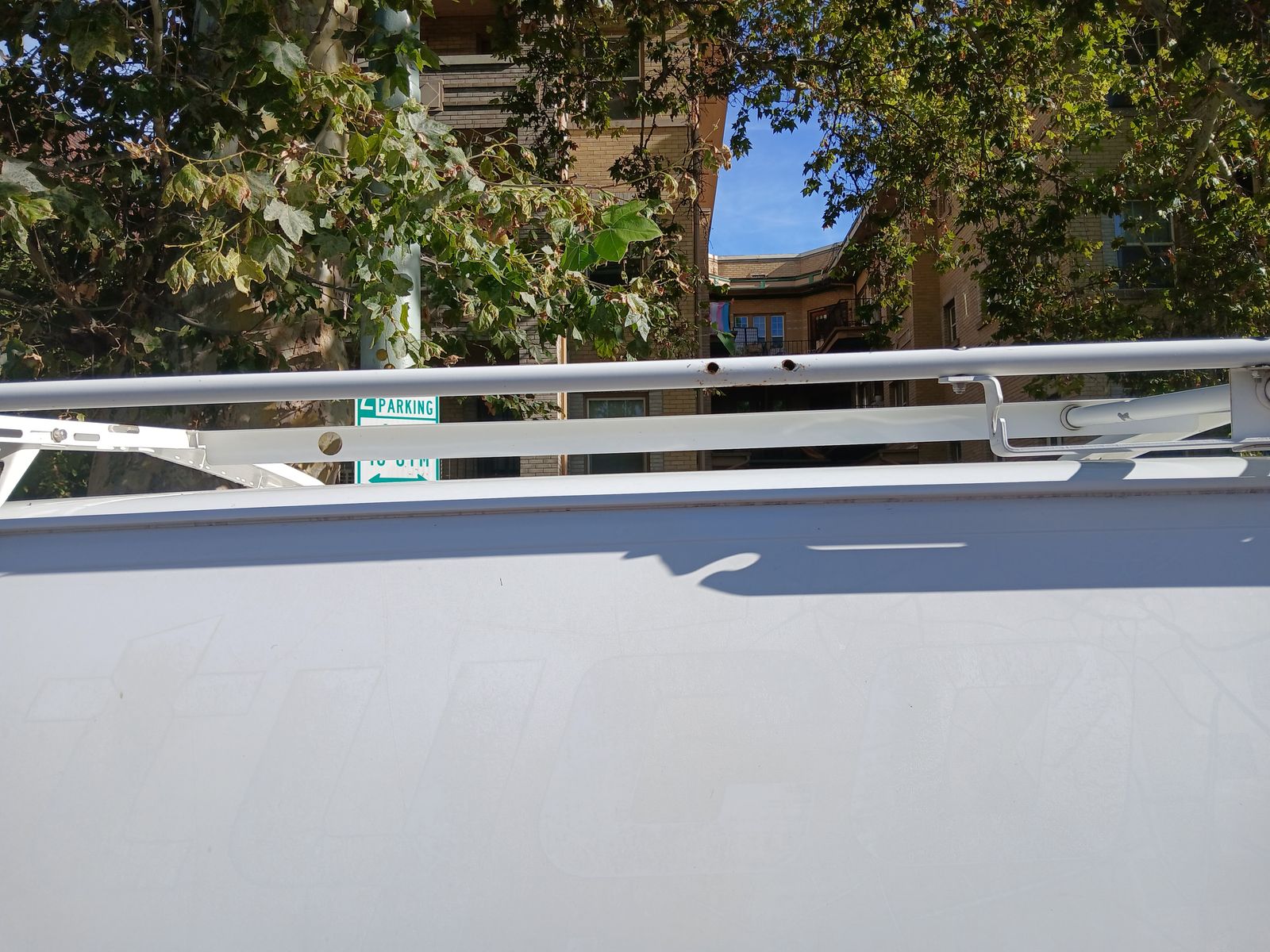 Commercial roof rack built in ratchet straps