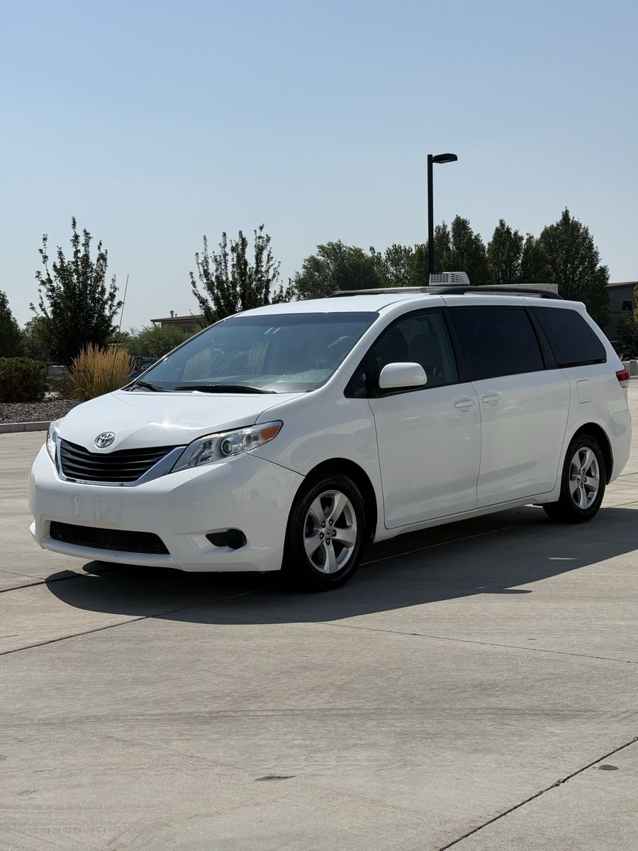 2014 Toyota Sienna L 7-Passenger
