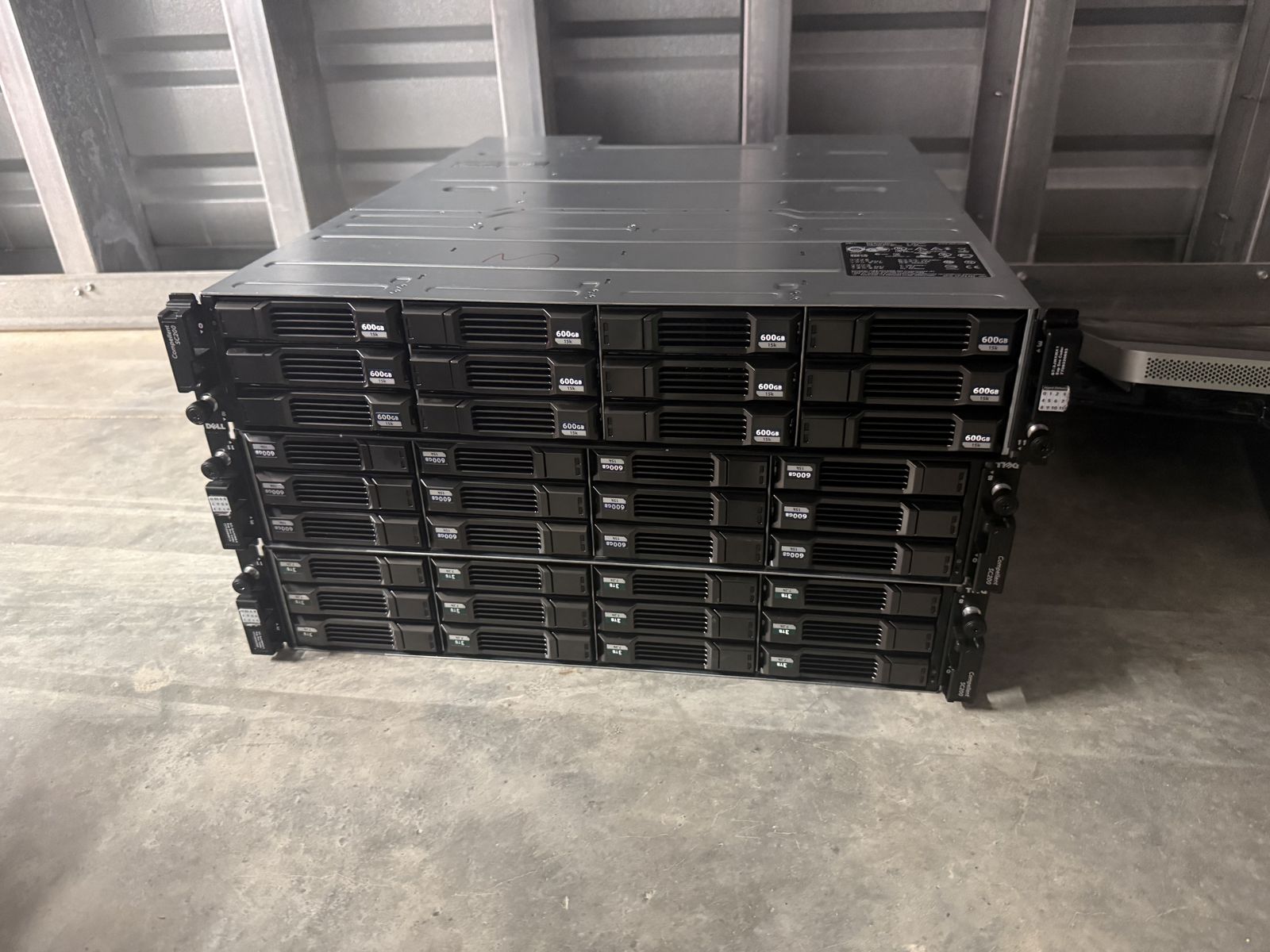 Dell SC200 JBOD (3 Avalible)