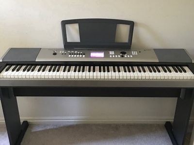 Yamaha 88 Soft Touch Responsive Digital Piano