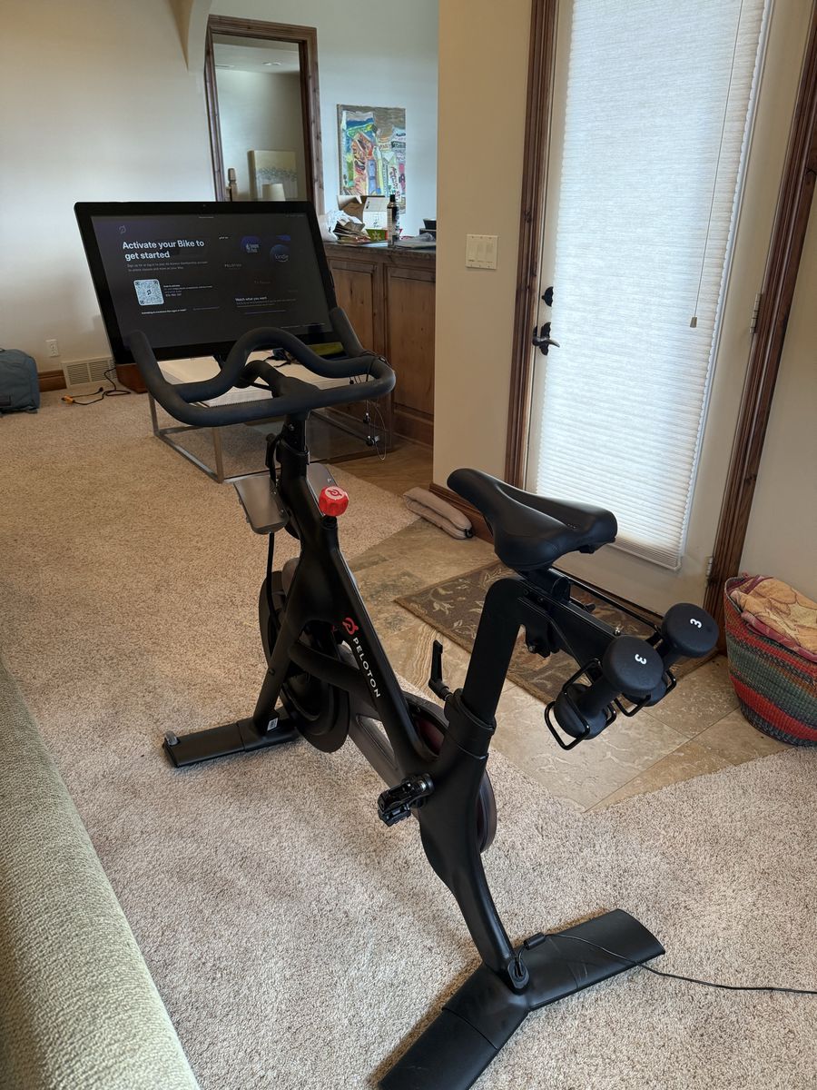 Peloton Bike (2020) - Excellent Condition
