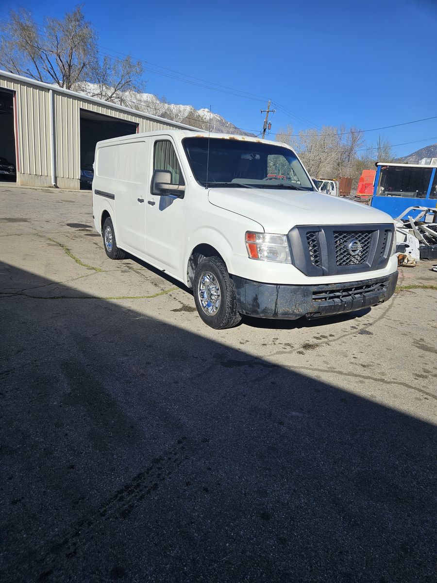 2013 NISSAN NV 1500 SV