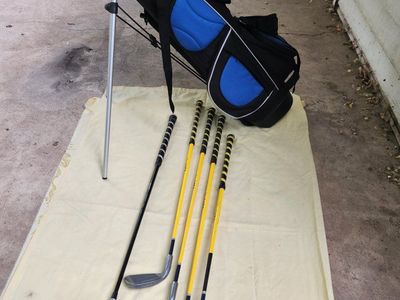 jr golf clubs w/bag, balls, tees