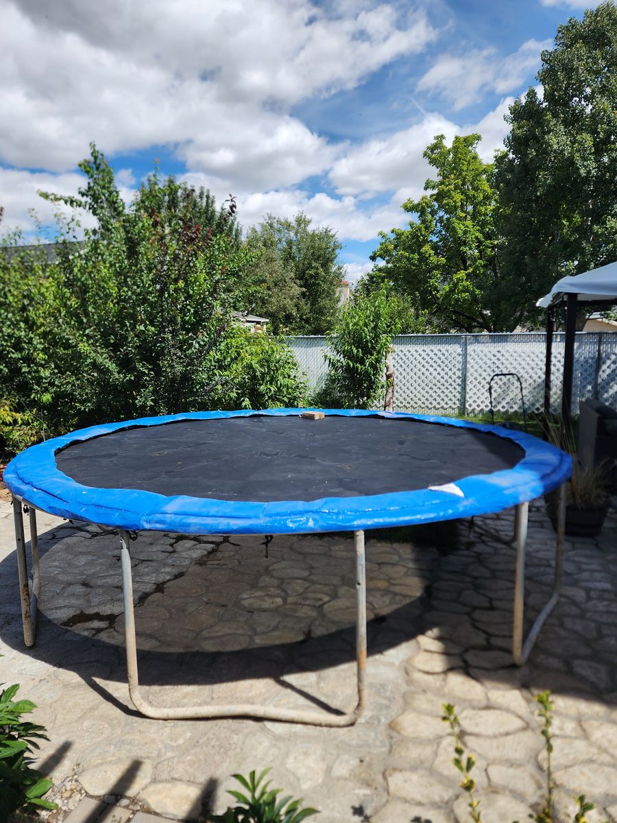 12 ft Round Outdoor Trampoline, Blue Safety Pad