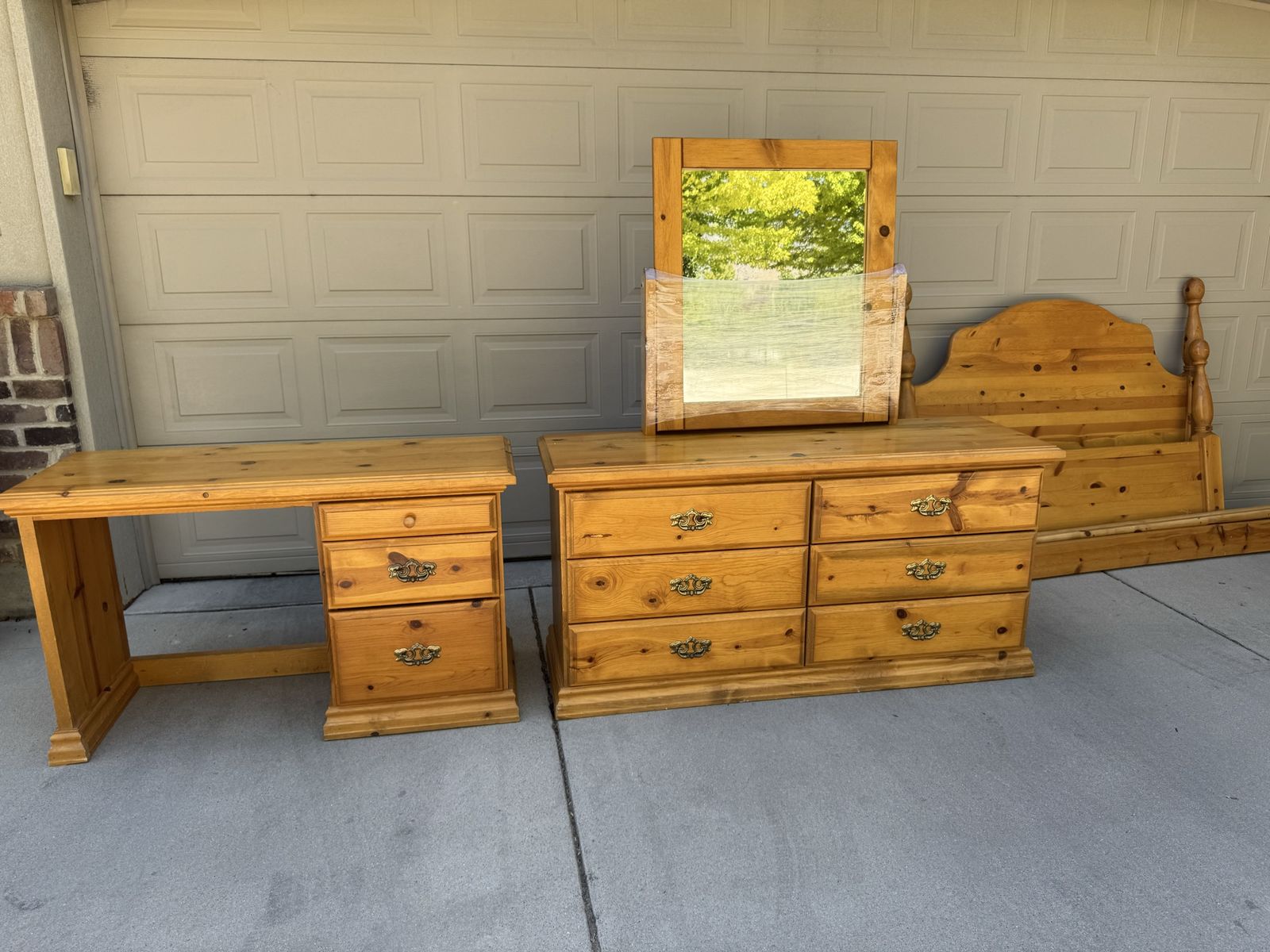 Solid Wood Full Bedroom Set