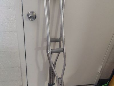 used boot & cruches. KAIKASY Air Cam Walker Fracture Boot and Crutches - Adjustable Support for Injury Recovery