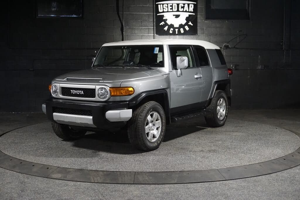 2010 TOYOTA FJ CRUISER