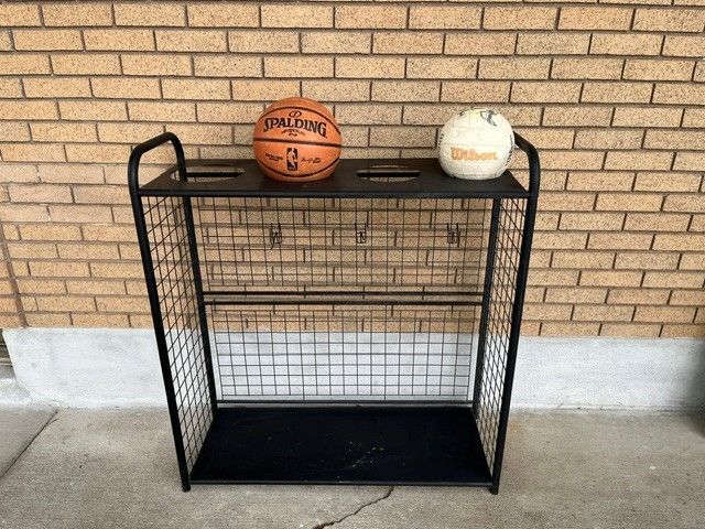 Sports equipment rack