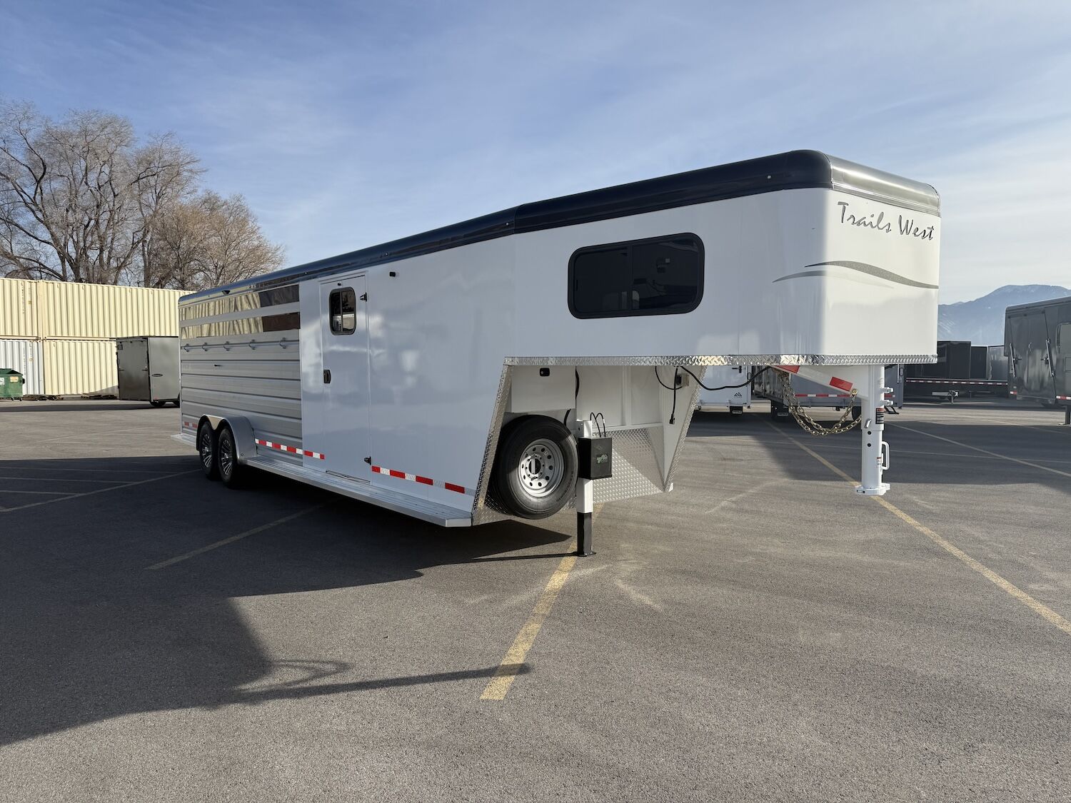 2026 Trails West Santa Fe 28' GN Super Tack