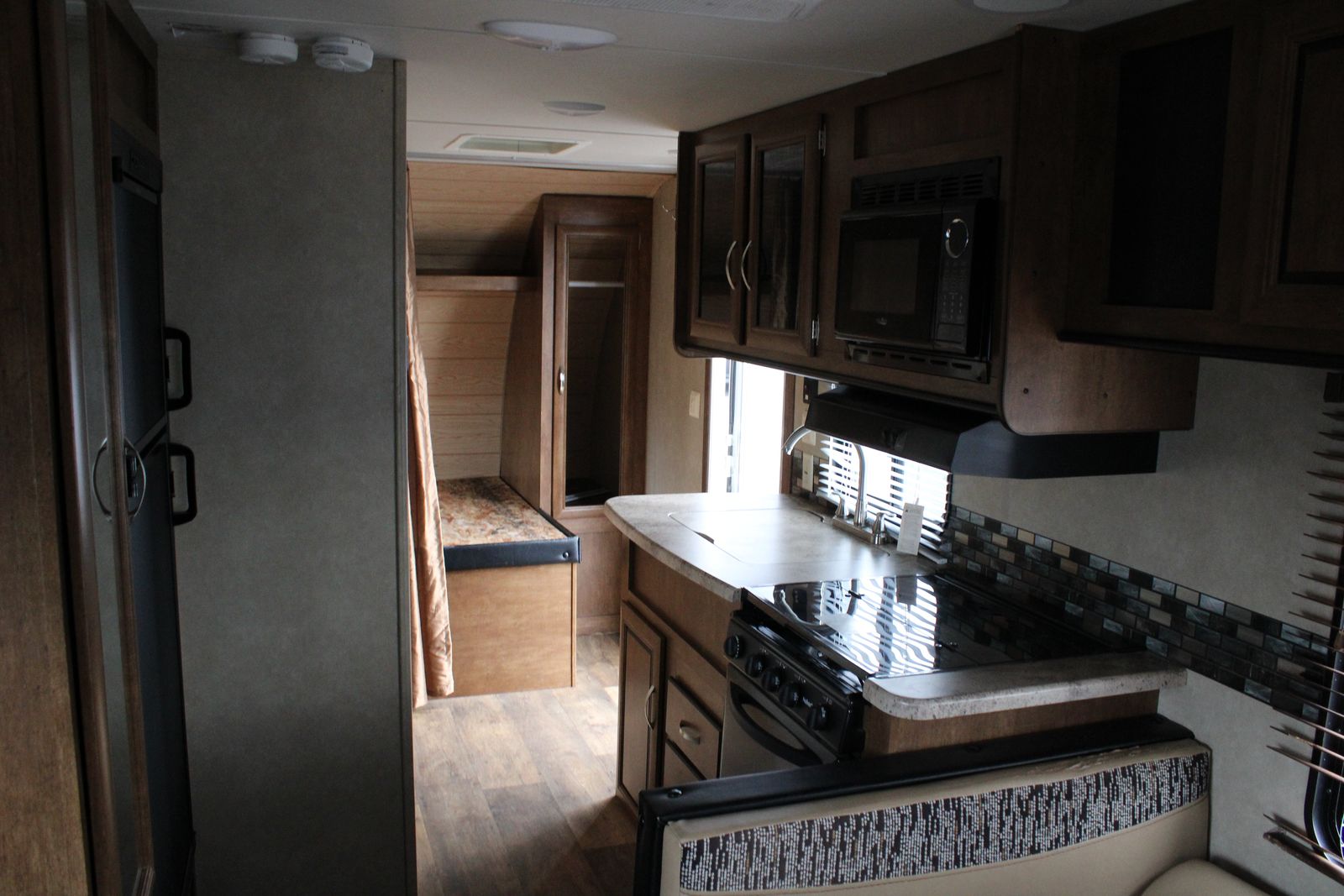 Main image 7