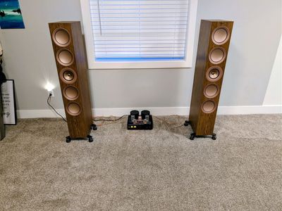 KEF R11 (non-meta) iso acoustics gaia 2 original boxes excellent condition